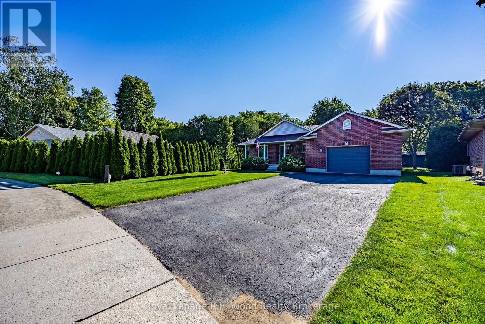 3 Otterview Drive, Norwich (Otterville), Ontario  N0J 1R0 - Photo 2 - X13631376