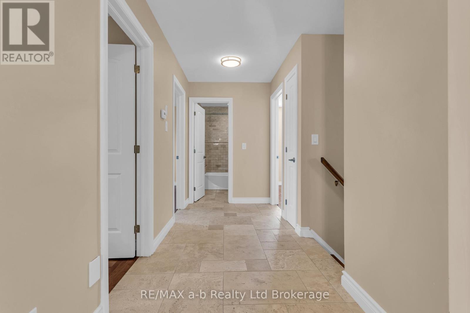 54 Pebble Beach Court, Woodstock (Woodstock - South), Ontario  N4S 8X2 - Photo 18 - X13633828