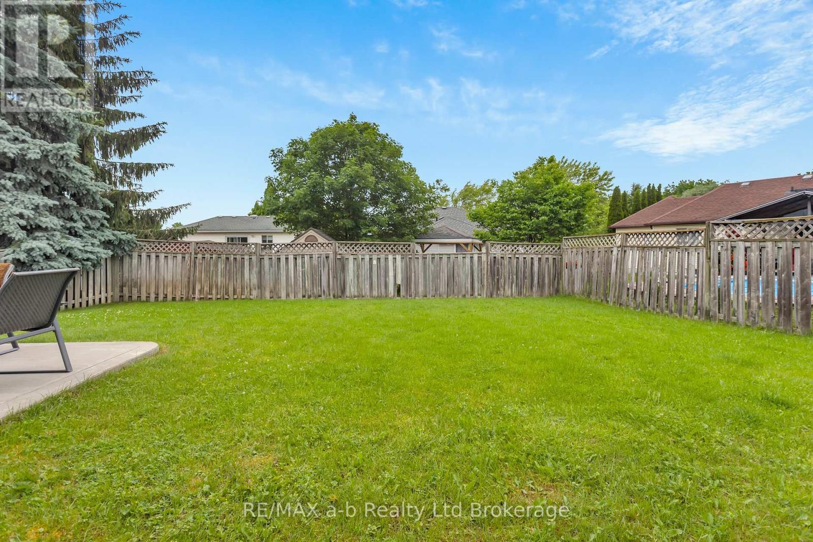 54 Pebble Beach Court, Woodstock (Woodstock - South), Ontario  N4S 8X2 - Photo 30 - X13633828