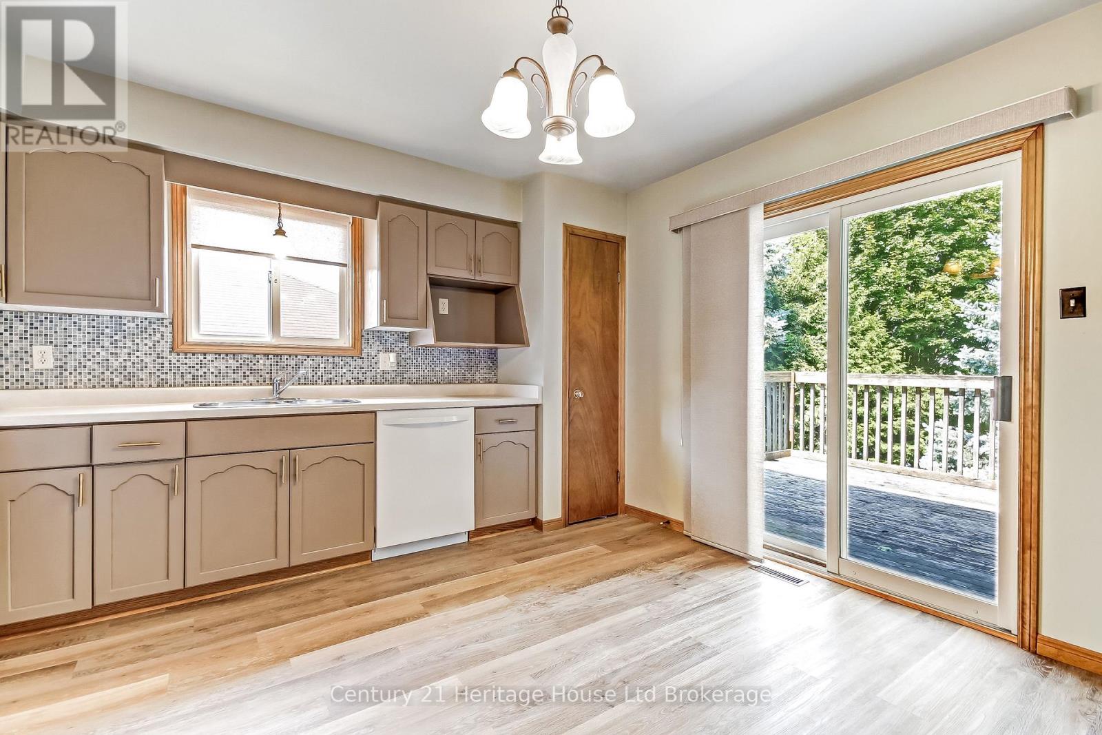 137 Fifth Avenue, Woodstock (Woodstock - South), Ontario  N4S 8V6 - Photo 10 - X13634426