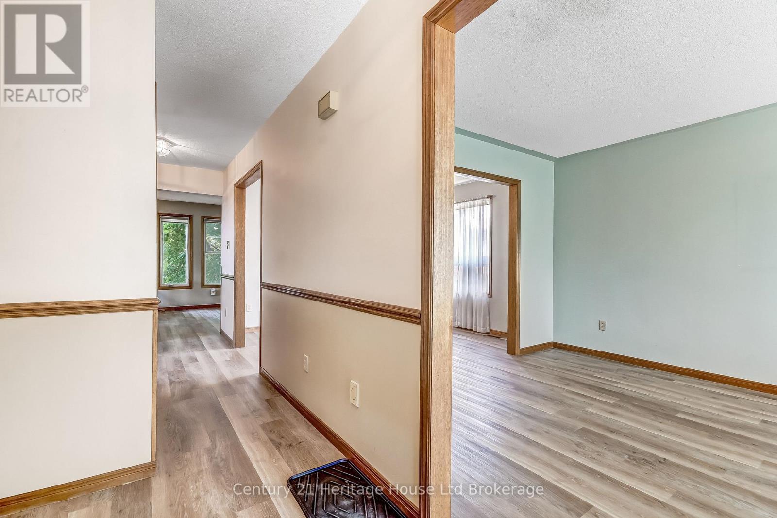 137 Fifth Avenue, Woodstock (Woodstock - South), Ontario  N4S 8V6 - Photo 4 - X13634426