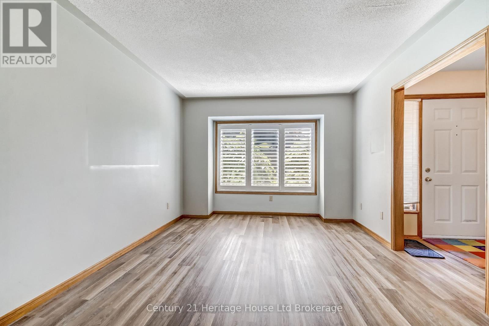 137 Fifth Avenue, Woodstock (Woodstock - South), Ontario  N4S 8V6 - Photo 5 - X13634426