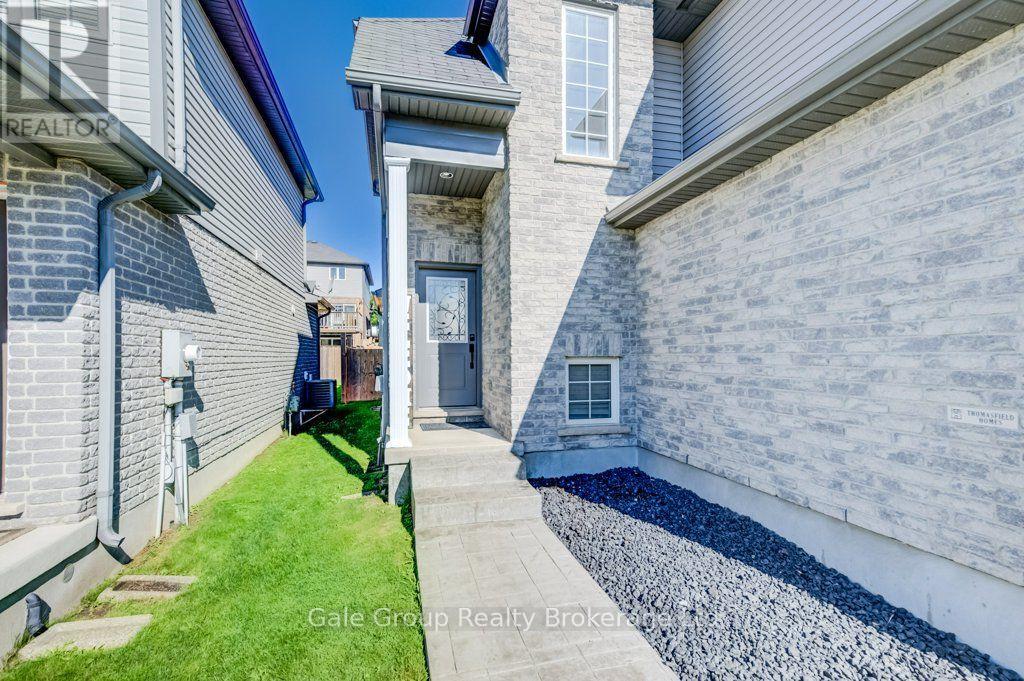 468 Champlain Avenue, Woodstock (Woodstock - South), Ontario  N4V 0A7 - Photo 3 - X13637754