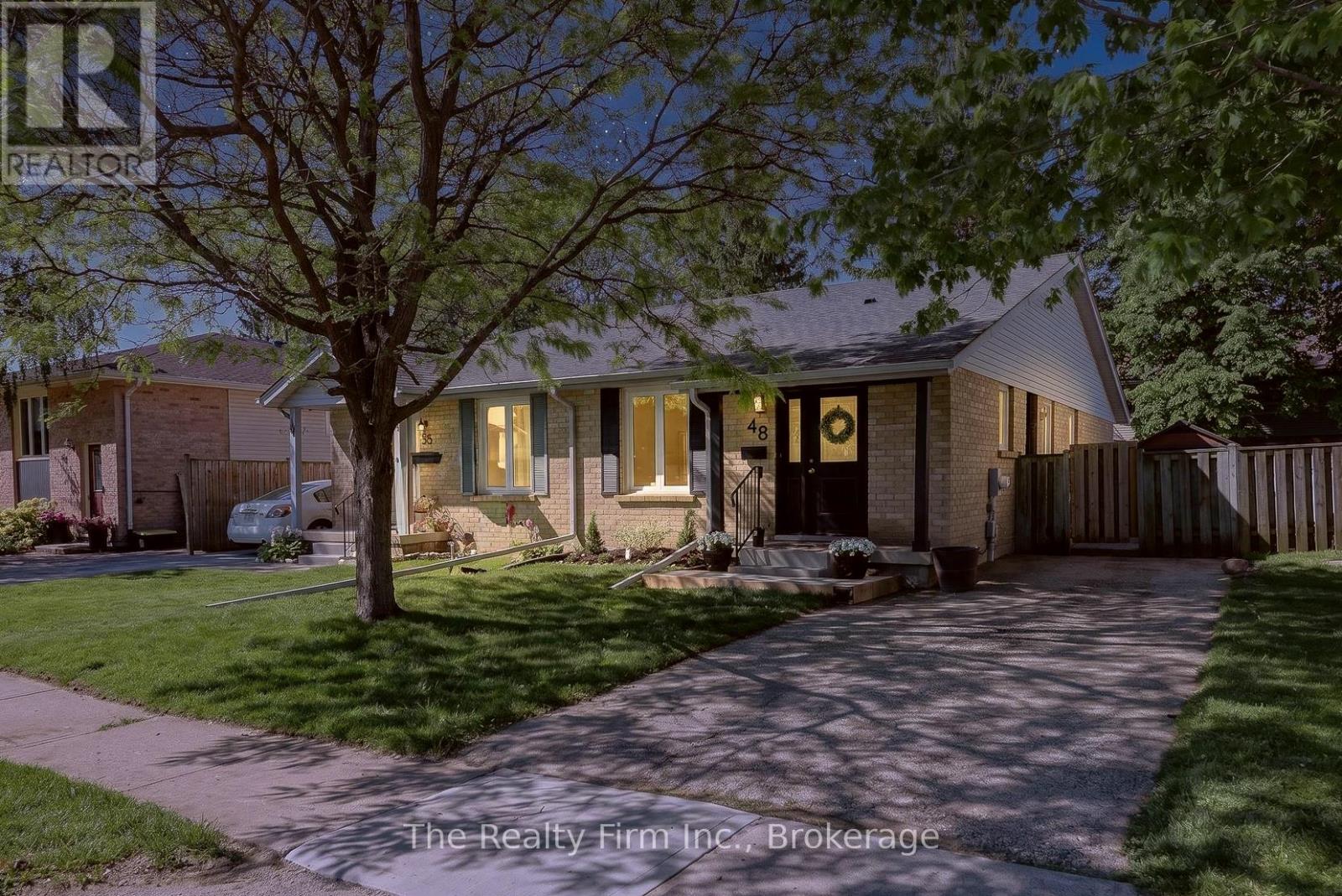 48 Naskapi Street, Woodstock (Woodstock - North), Ontario  N4T 1G6 - Photo 2 - X13640636