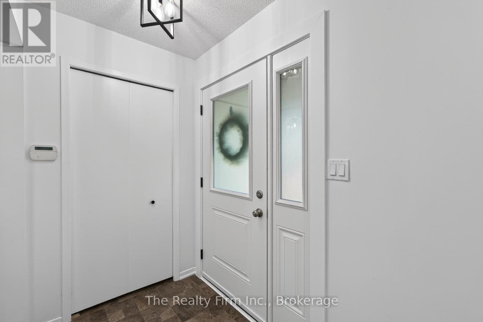 48 Naskapi Street, Woodstock (Woodstock - North), Ontario  N4T 1G6 - Photo 4 - X13640636