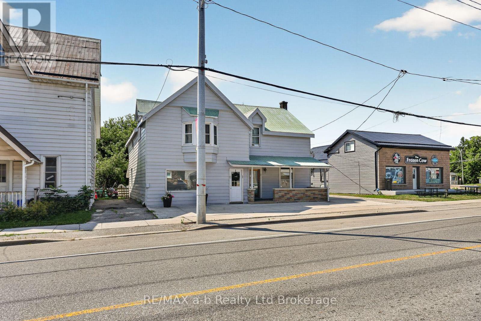 133 Dundas Street, Zorra (Thamesford), Ontario  N0M 2M0 - Photo 2 - X13642234