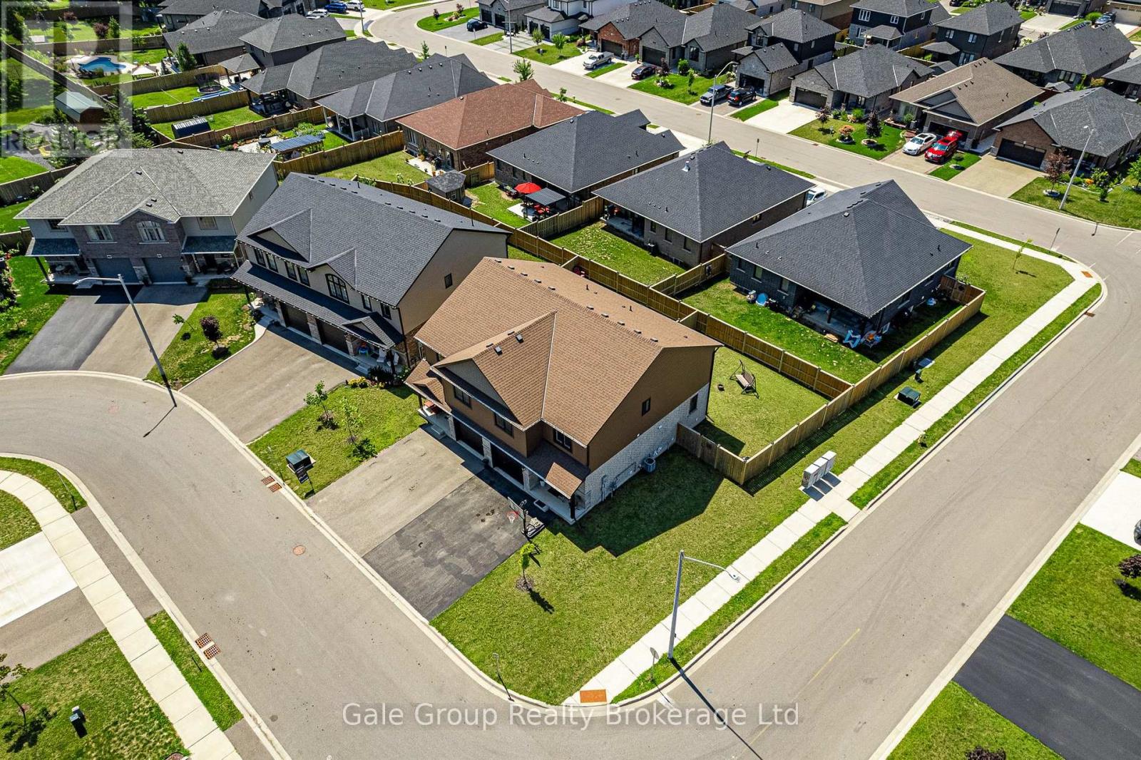 38 Amber Street, Norfolk (Waterford), Ontario  N0E 1Y0 - Photo 2 - X13642784