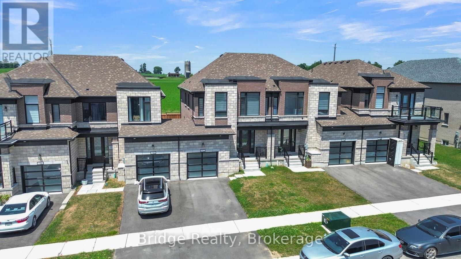 892 Sobeski Avenue, Woodstock (Woodstock - North), Ontario  N4T 0N7 - Photo 3 - X13643130