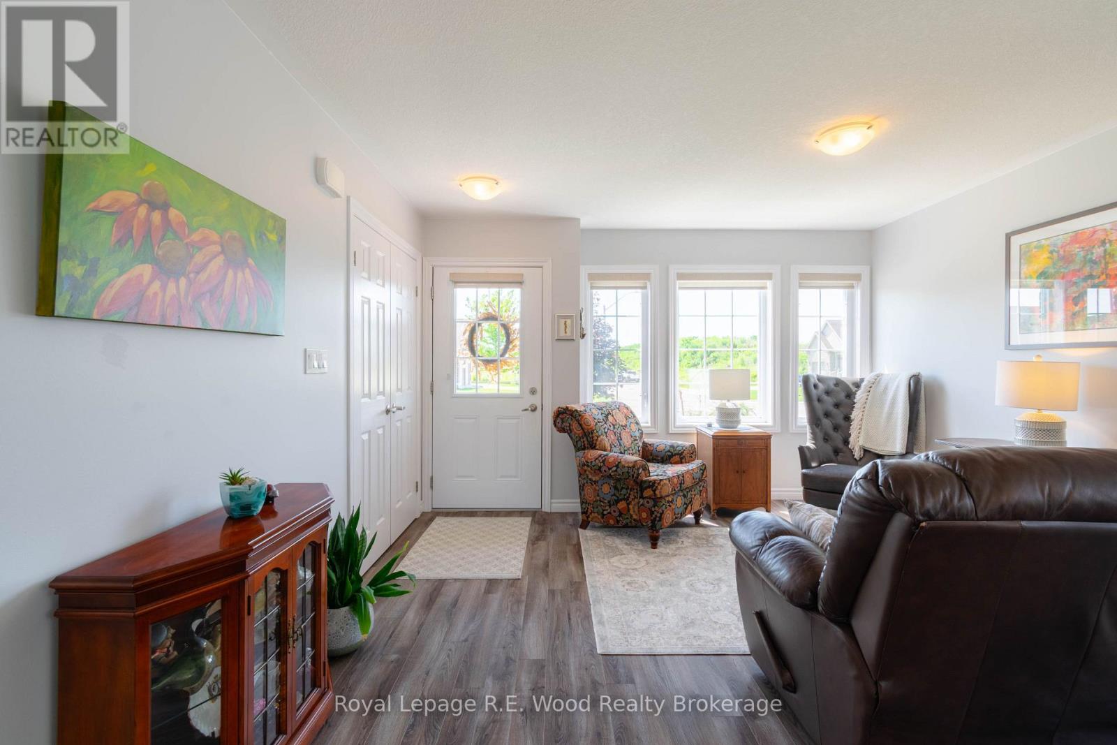 87 Irving Drive, Norwich (Norwich Town), Ontario  N0J 1P0 - Photo 3 - X13643328