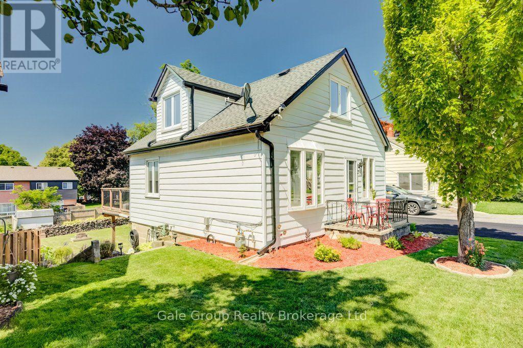 20 Dover Street, Woodstock (Woodstock - South), Ontario  N4S 3L8 - Photo 3 - X13643658