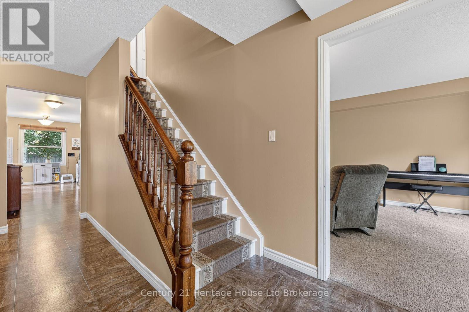 27 Sioux Crescent, Woodstock (Woodstock - North), Ontario  N4T 1G2 - Photo 10 - X13649216