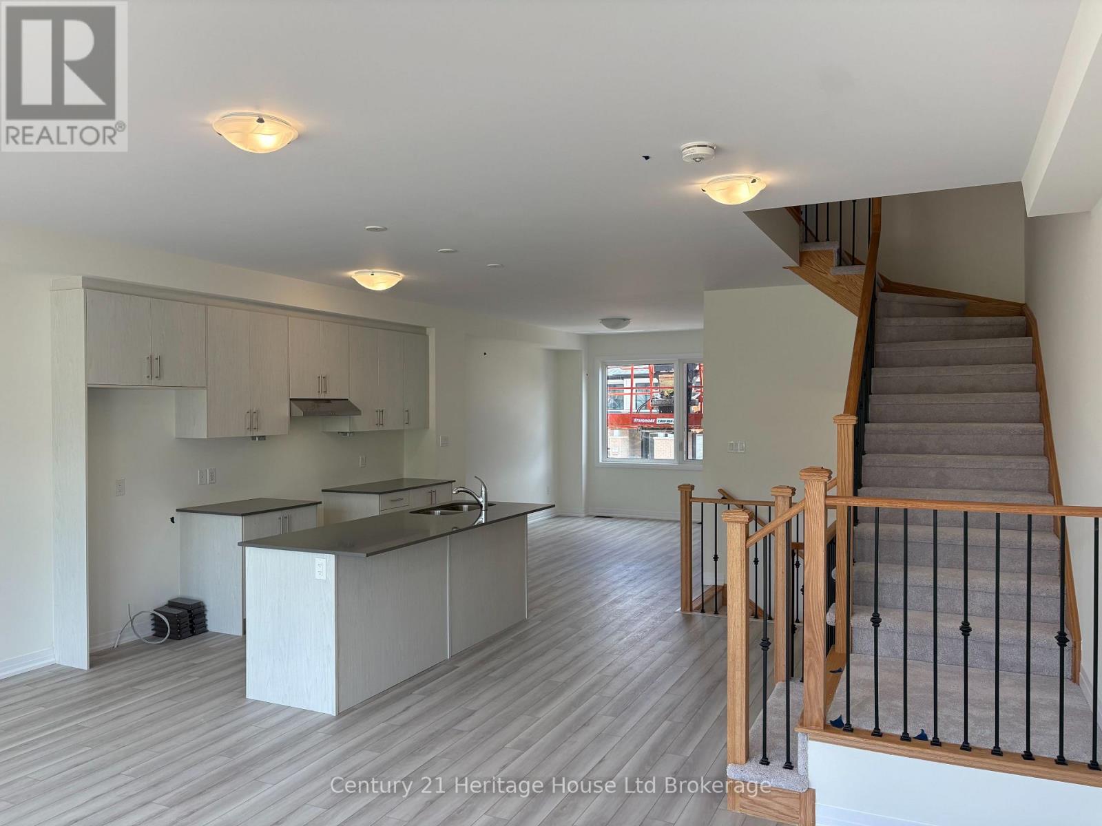 464 Jack Wilford Way, Woodstock (Woodstock - South), Ontario  N4S 7V6 - Photo 6 - X13649970