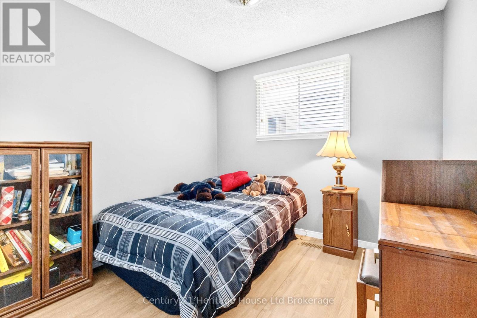 18 Locust Crescent, London South (South X), Ontario  N6E 2K2 - Photo 15 - X13652818