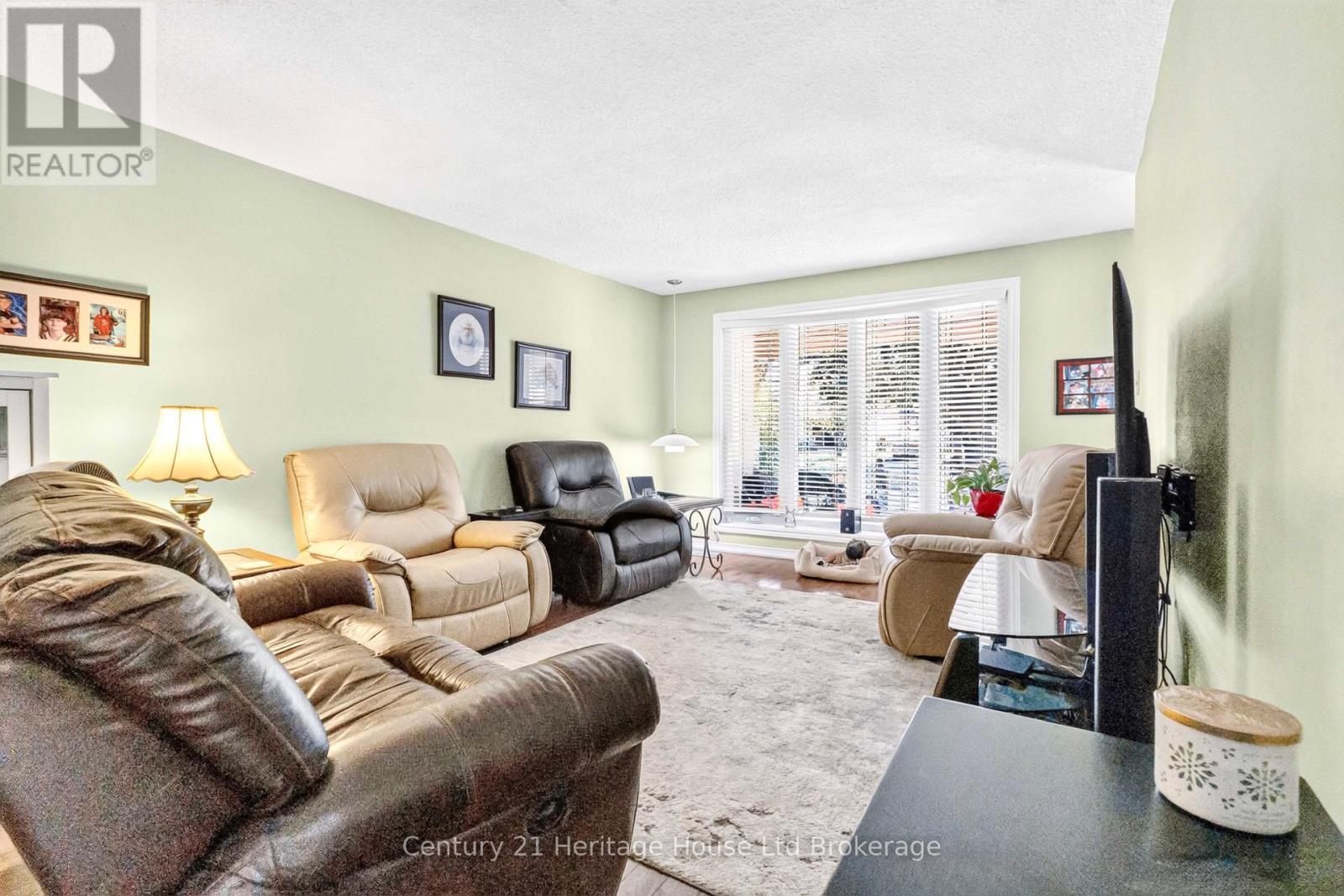 18 Locust Crescent, London South (South X), Ontario  N6E 2K2 - Photo 6 - X13652818