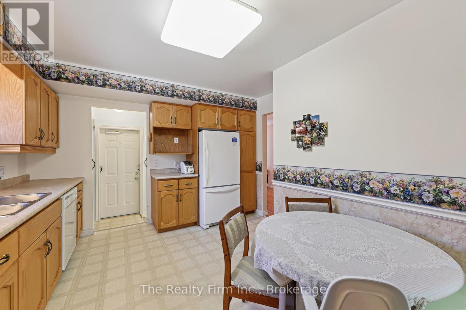 573 Lansdowne Avenue, Woodstock (Woodstock - North), Ontario  N4T 1R6 - Photo 12 - X13656770