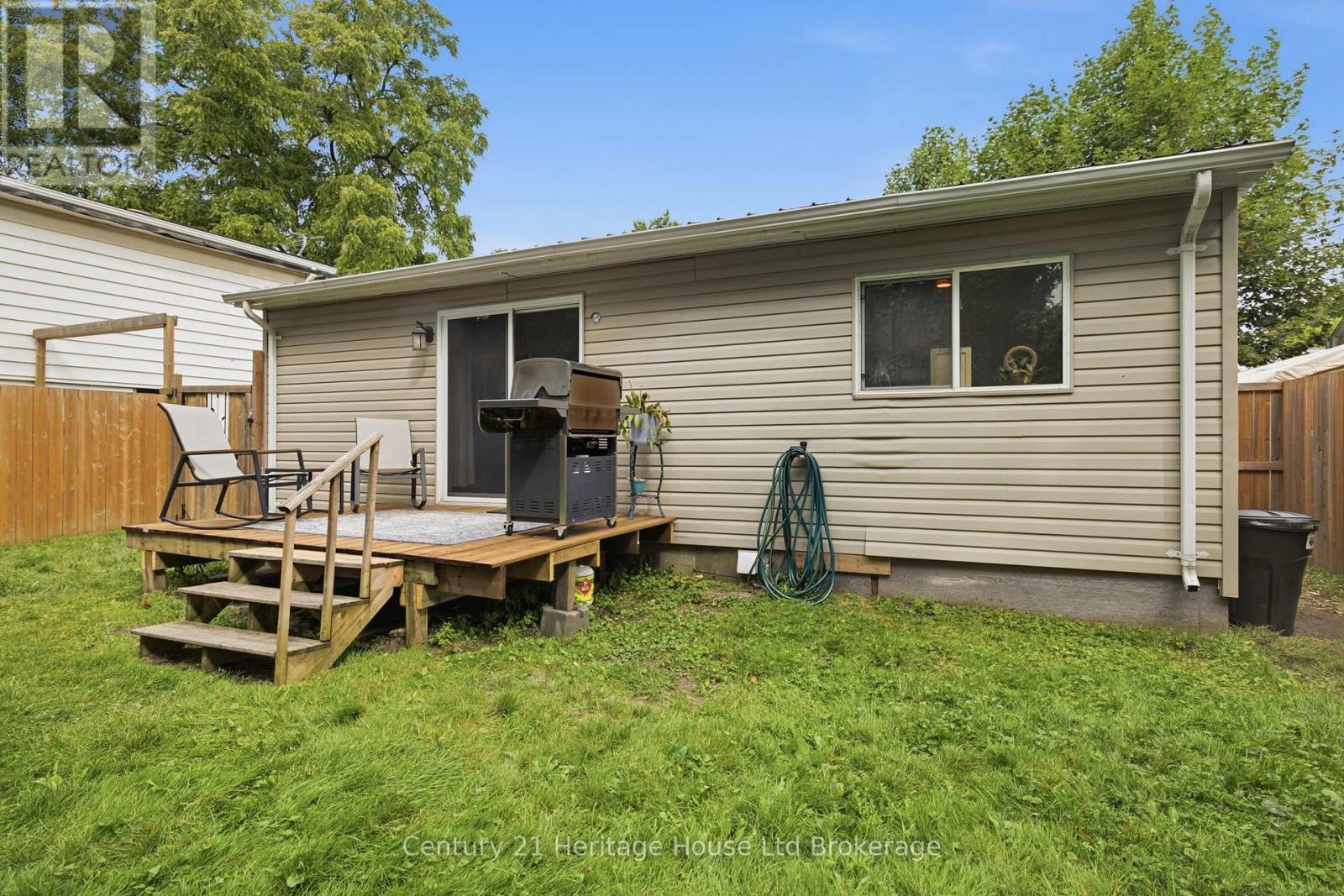 674 Hayball Street, Woodstock (Woodstock - North), Ontario  N4S 4Z4 - Photo 15 - X13657836