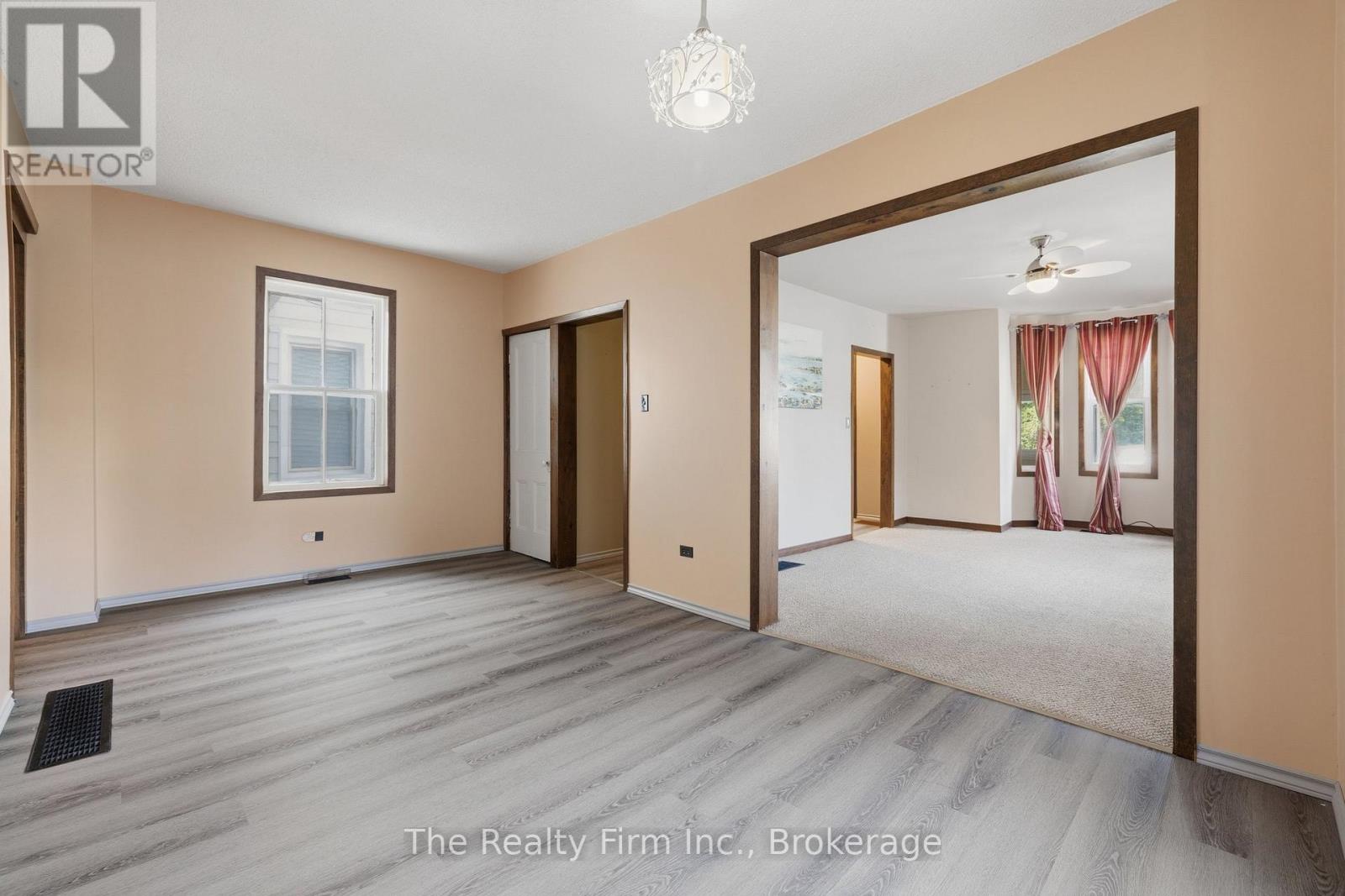 17 Douglas Street, Woodstock (Woodstock - South), Ontario  N4S 2Y1 - Photo 8 - X13659840