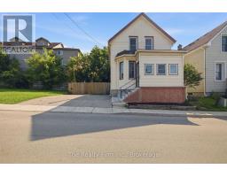 17 DOUGLAS STREET, woodstock (woodstock - south), Ontario