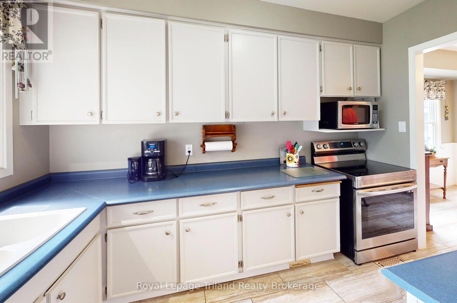 773 Gladstone Drive, Woodstock (Woodstock - North), Ontario  N4S 5T1 - Photo 6 - X13660048