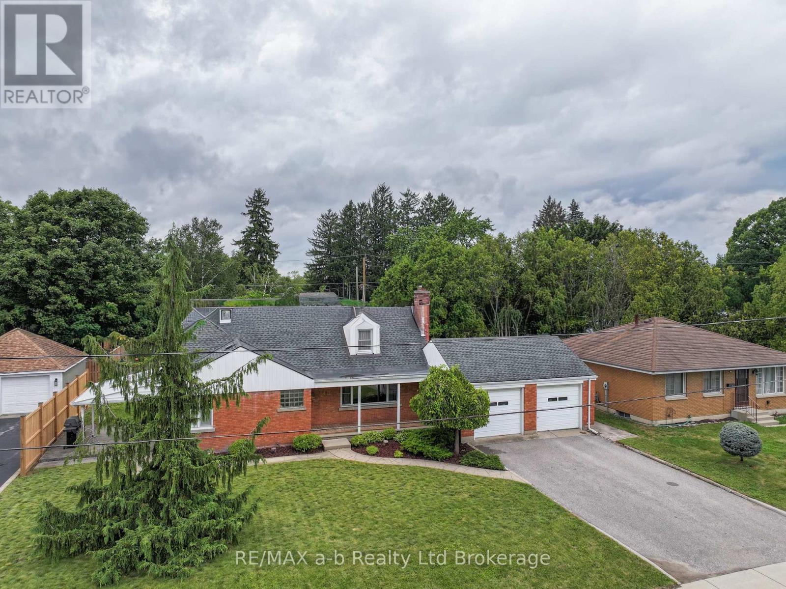 81 Vienna Road, Tillsonburg, Ontario  N4G 3C9 - Photo 3 - X13661768