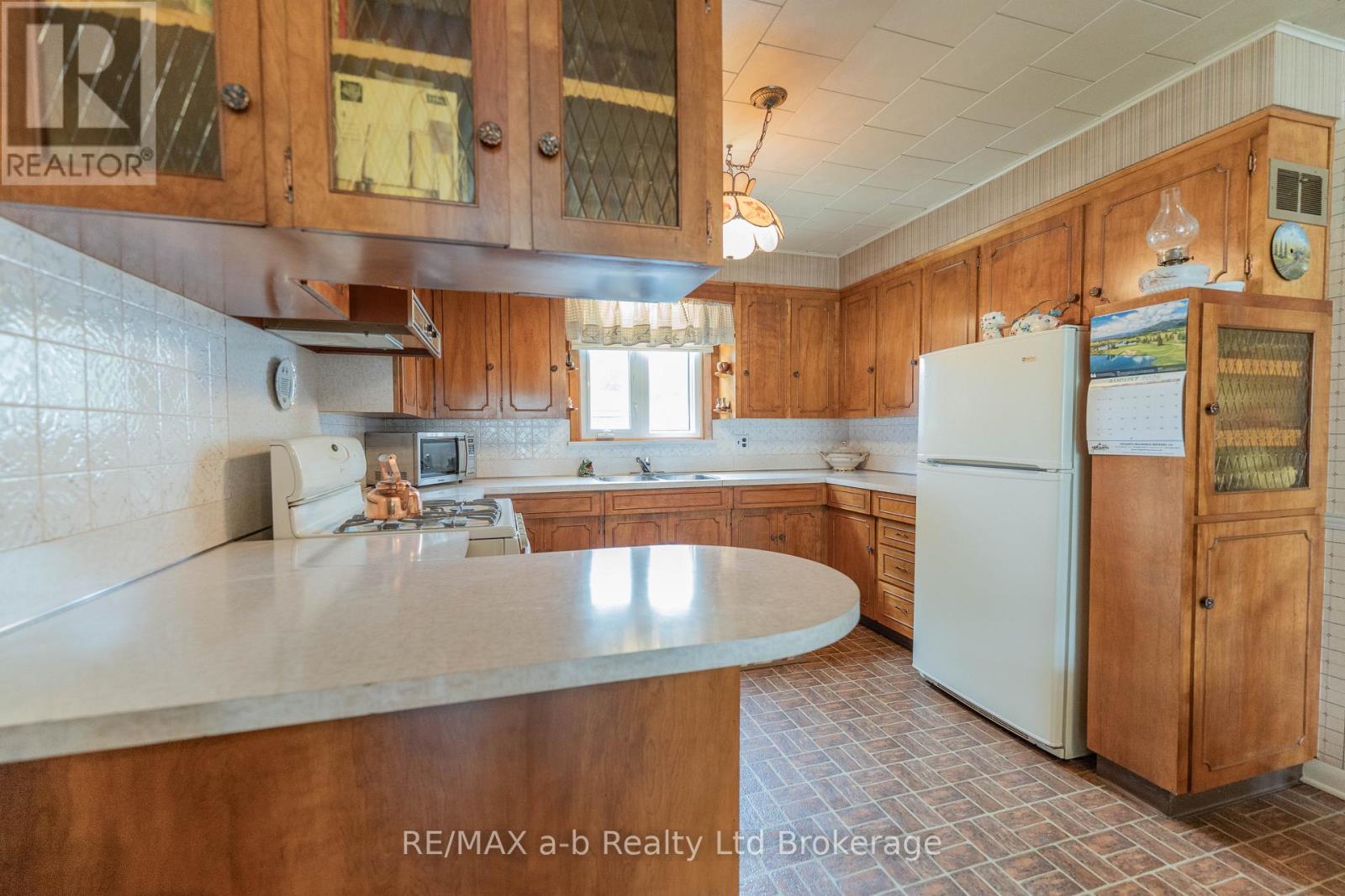 81 Vienna Road, Tillsonburg, Ontario  N4G 3C9 - Photo 8 - X13661768