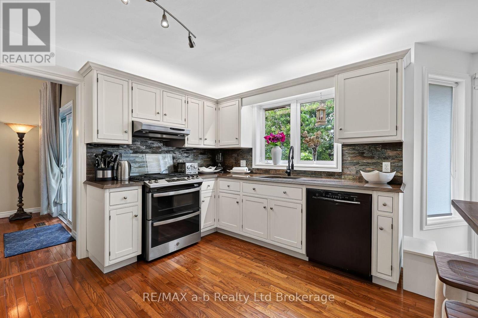 72 Indian Road, Woodstock (Woodstock - North), Ontario  N4T 1R5 - Photo 24 - X13665188