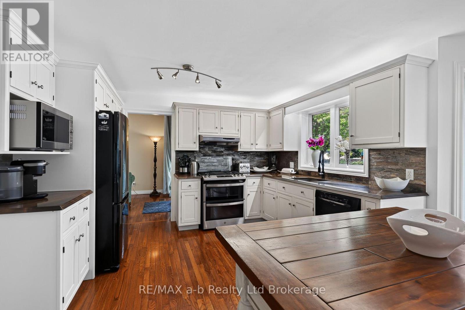 72 Indian Road, Woodstock (Woodstock - North), Ontario  N4T 1R5 - Photo 26 - X13665188