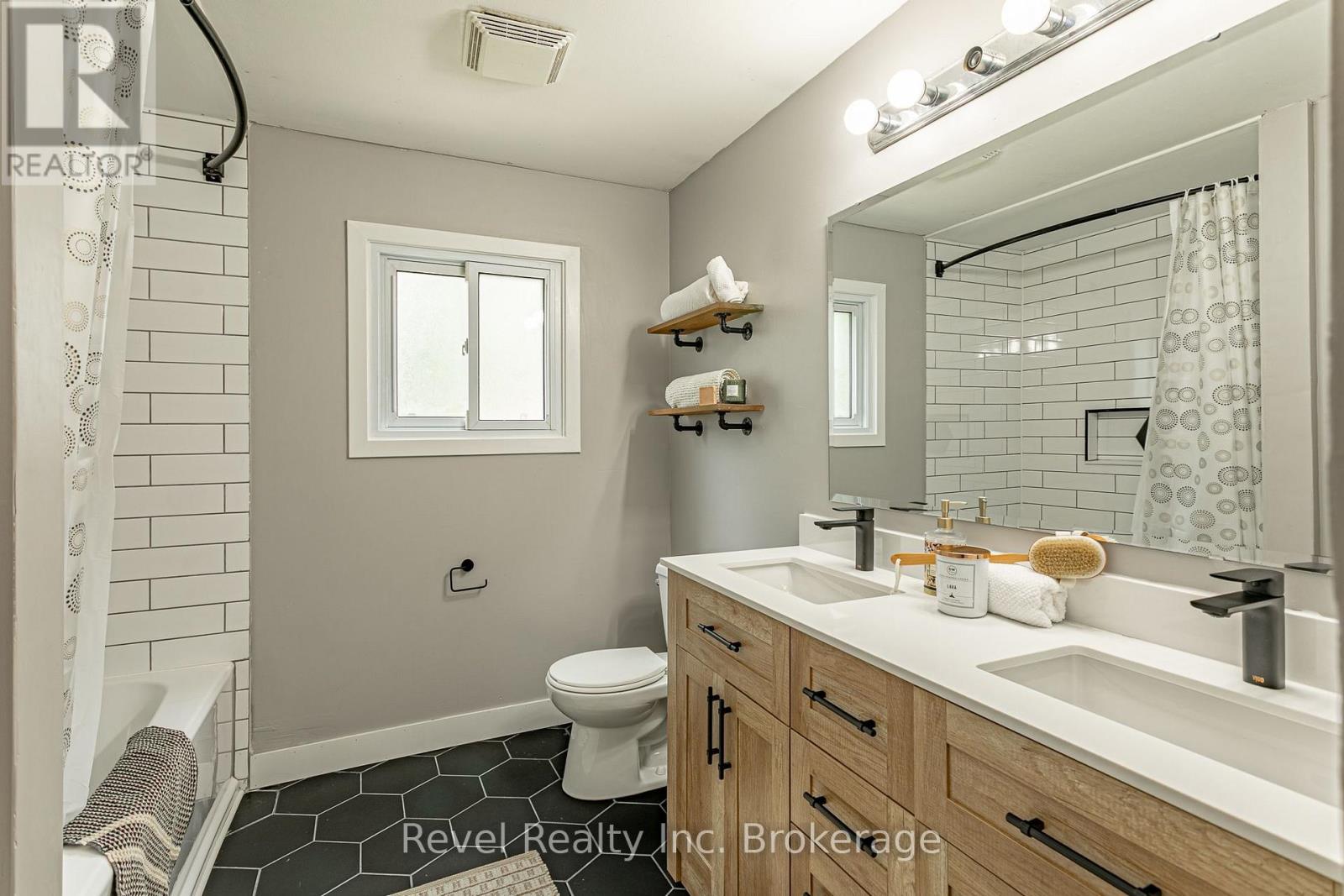 811 Hughson Street, Woodstock (Woodstock - North), Ontario  N4S 4P8 - Photo 18 - X13674716