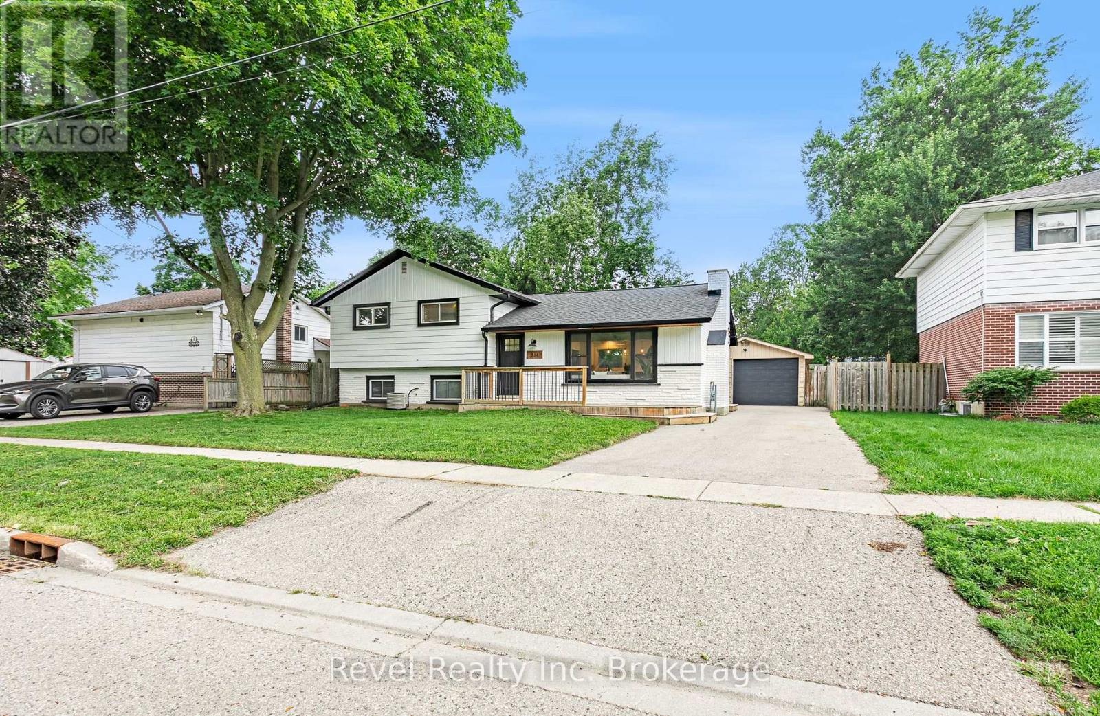 811 Hughson Street, Woodstock (Woodstock - North), Ontario  N4S 4P8 - Photo 2 - X13674716
