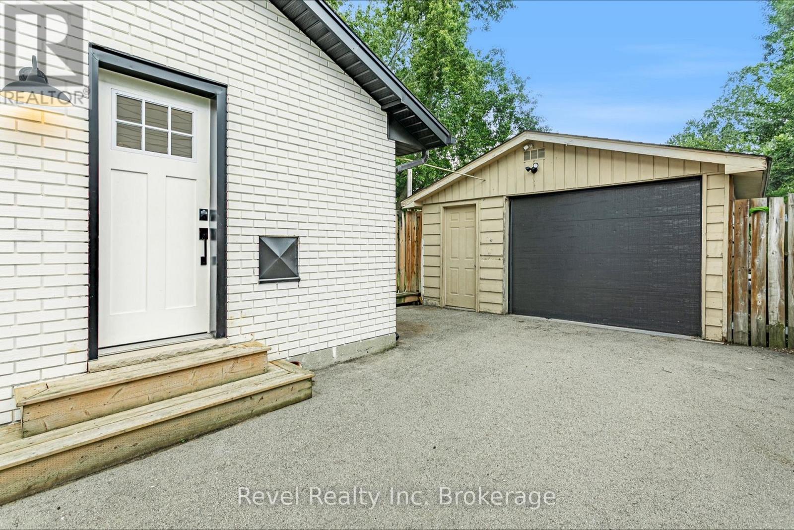 811 Hughson Street, Woodstock (Woodstock - North), Ontario  N4S 4P8 - Photo 3 - X13674716