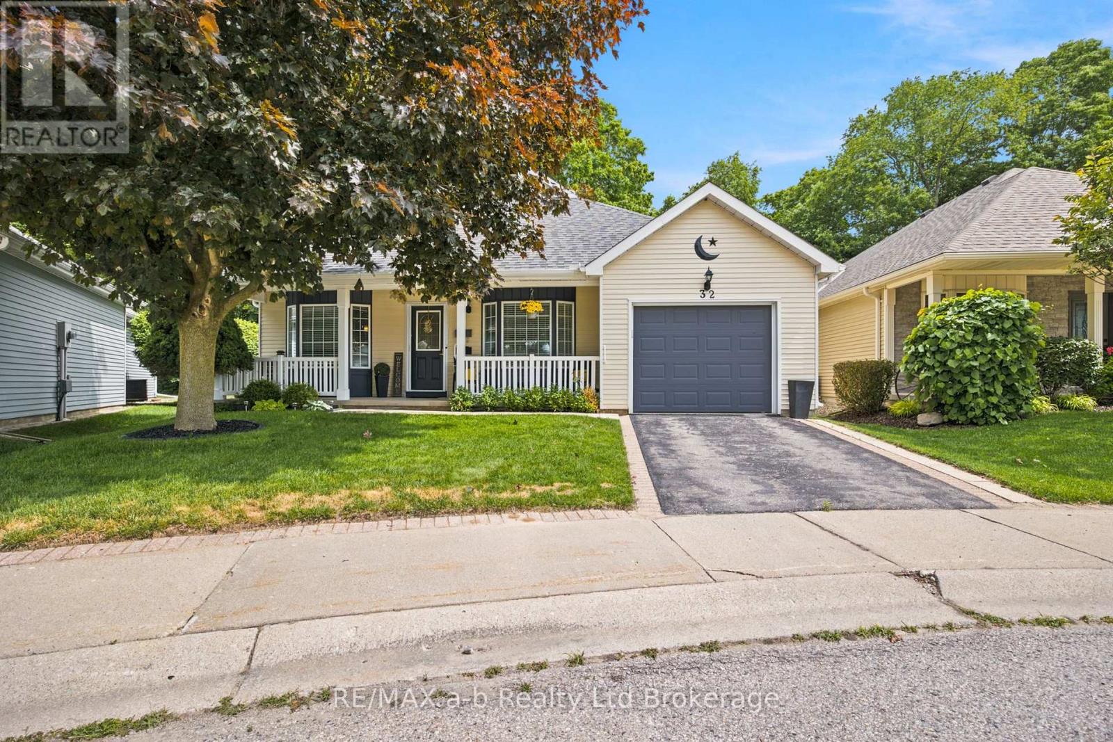 32 Wilkins Crescent, Tillsonburg, Ontario  N4G 5M6 - Photo 2 - X13679096