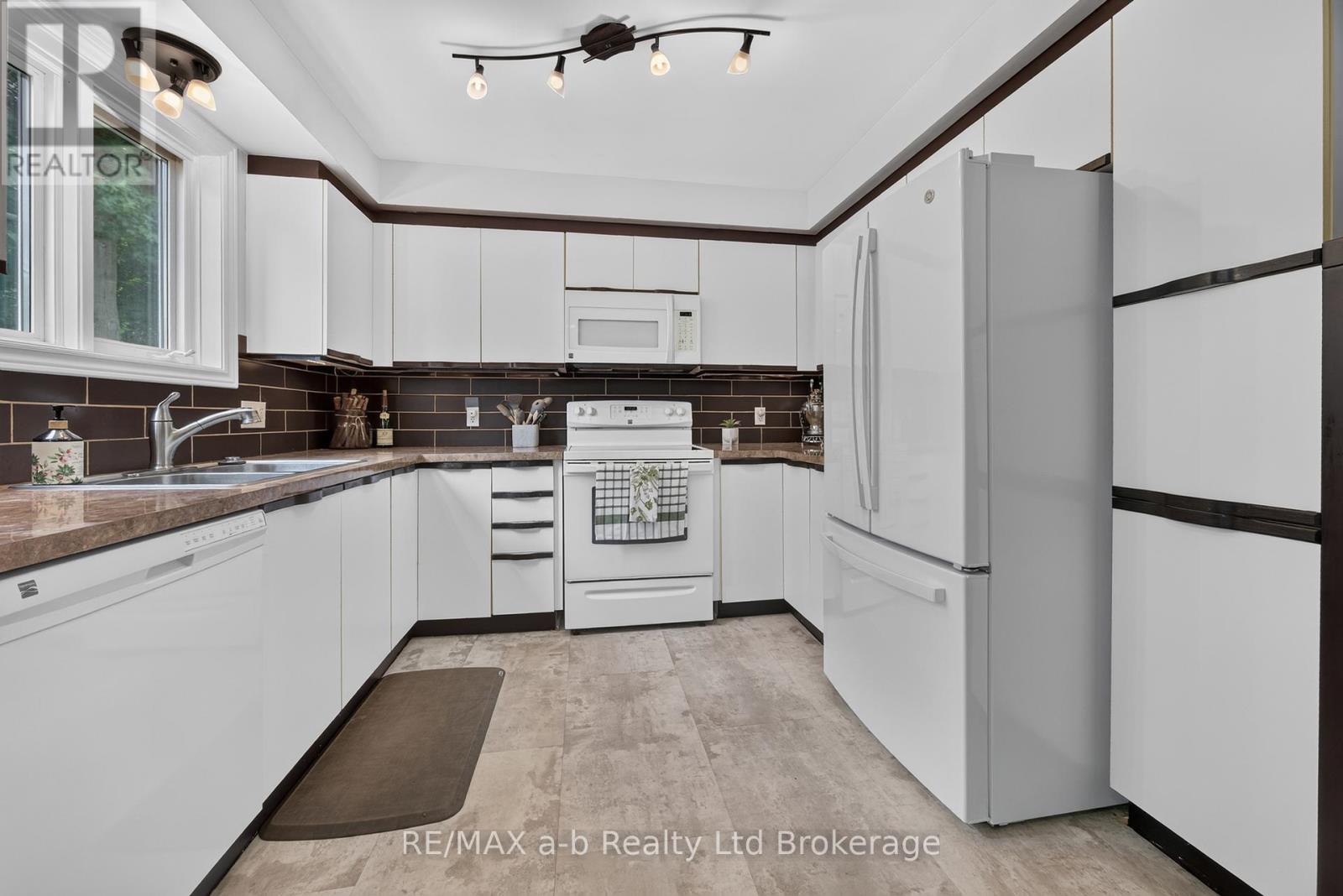 32 Wilkins Crescent, Tillsonburg, Ontario  N4G 5M6 - Photo 21 - X13679096