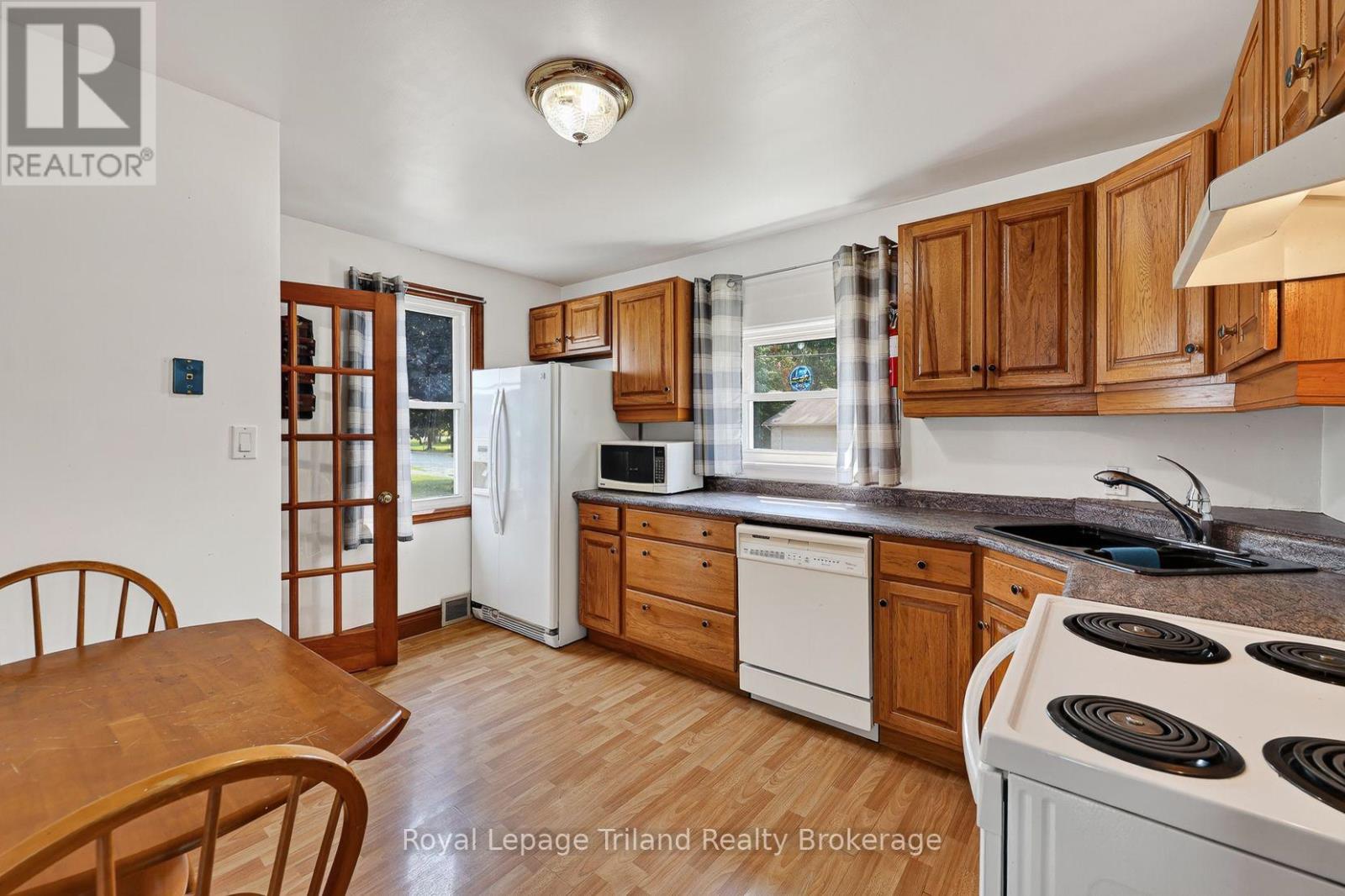 241 Delatre Street W, Zorra (Thamesford), Ontario  N0M 2M0 - Photo 10 - X13679134