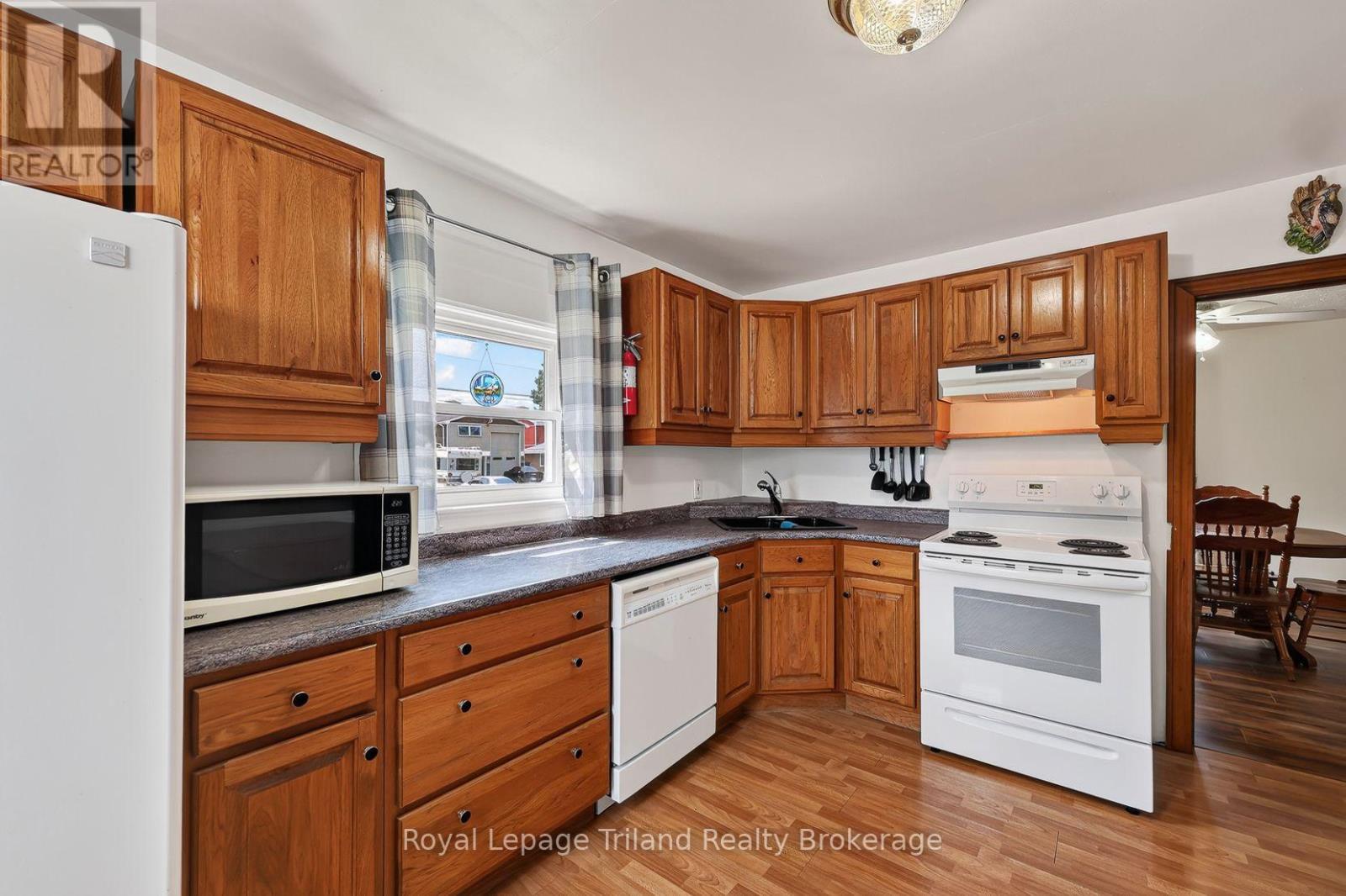 241 Delatre Street W, Zorra (Thamesford), Ontario  N0M 2M0 - Photo 11 - X13679134