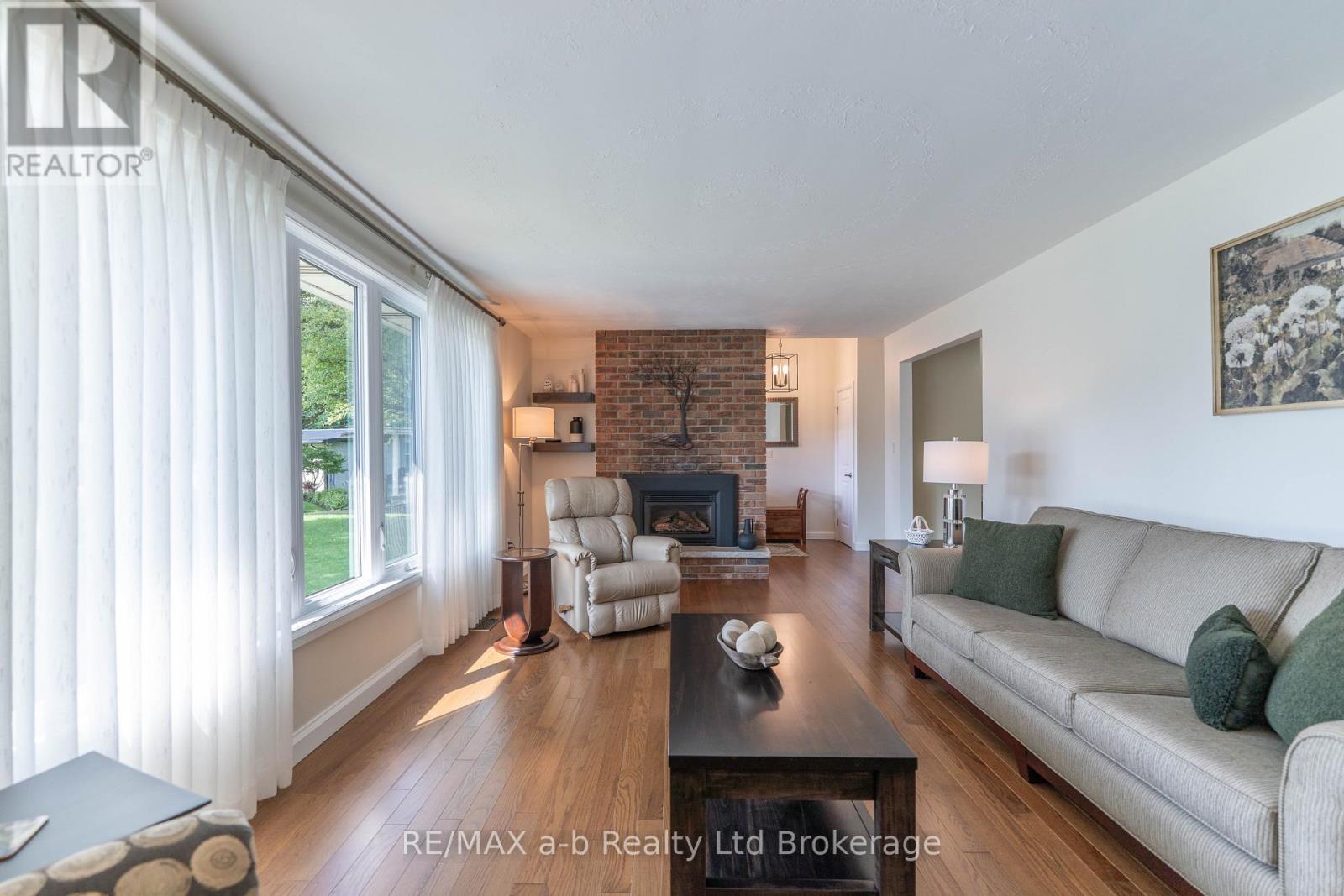34 Glenridge Road, Tillsonburg, Ontario  N4G 4J7 - Photo 10 - X13681858
