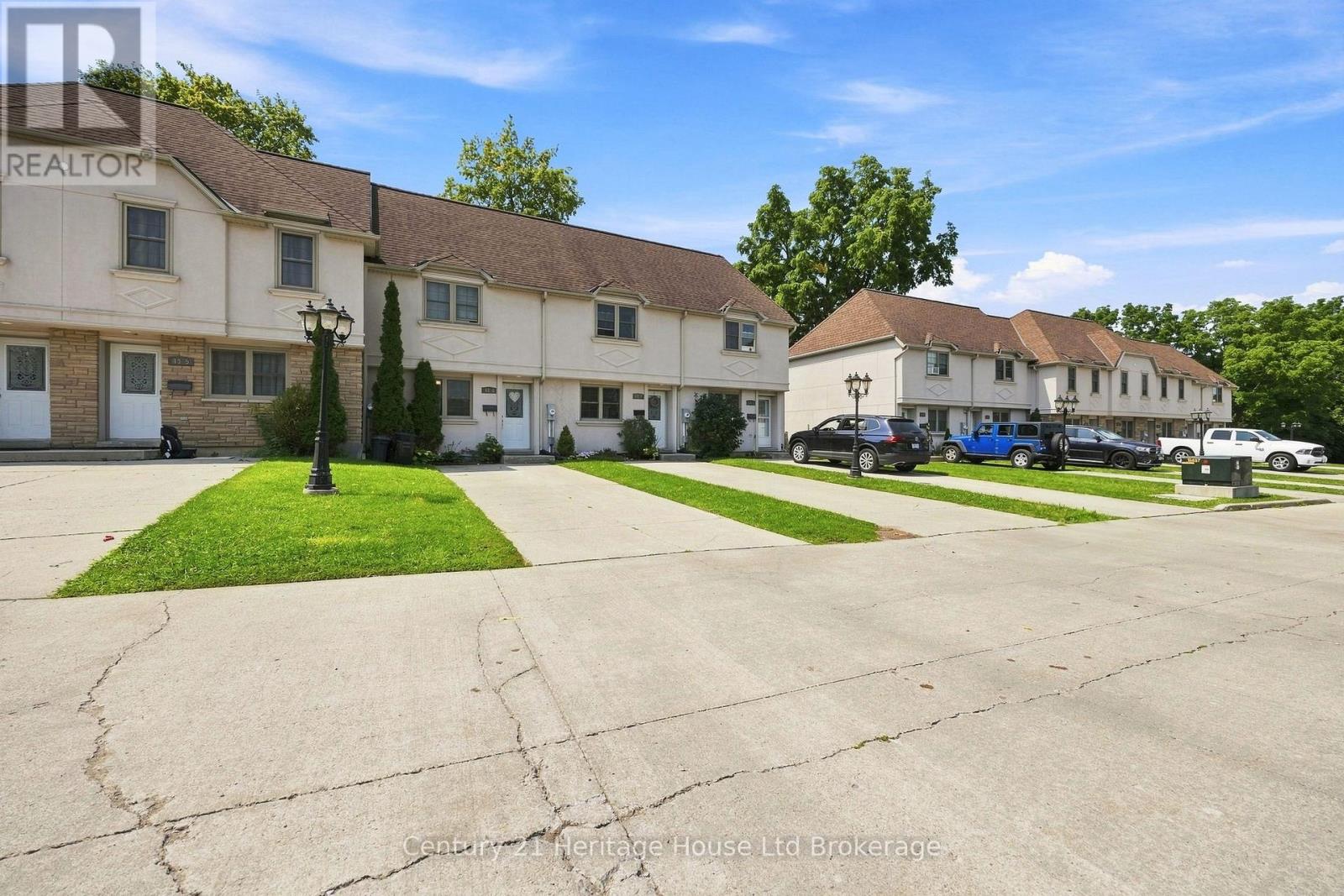7 - 43 Blandford Street, Woodstock (Woodstock - North), Ontario  N4S 7H7 - Photo 2 - X13683292