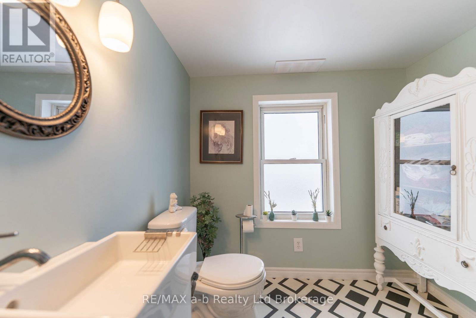 13 Potters Road N, Tillsonburg, Ontario  N4G 2G9 - Photo 32 - X13684266