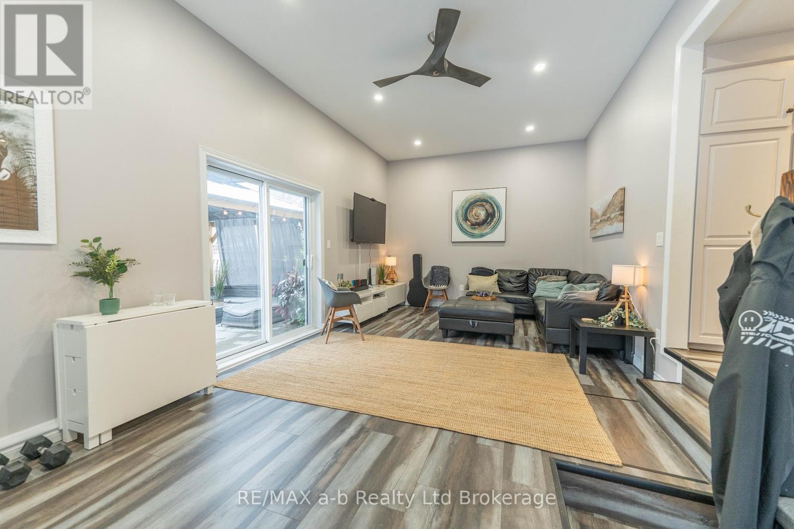 13 Potters Road N, Tillsonburg, Ontario  N4G 2G9 - Photo 7 - X13684266