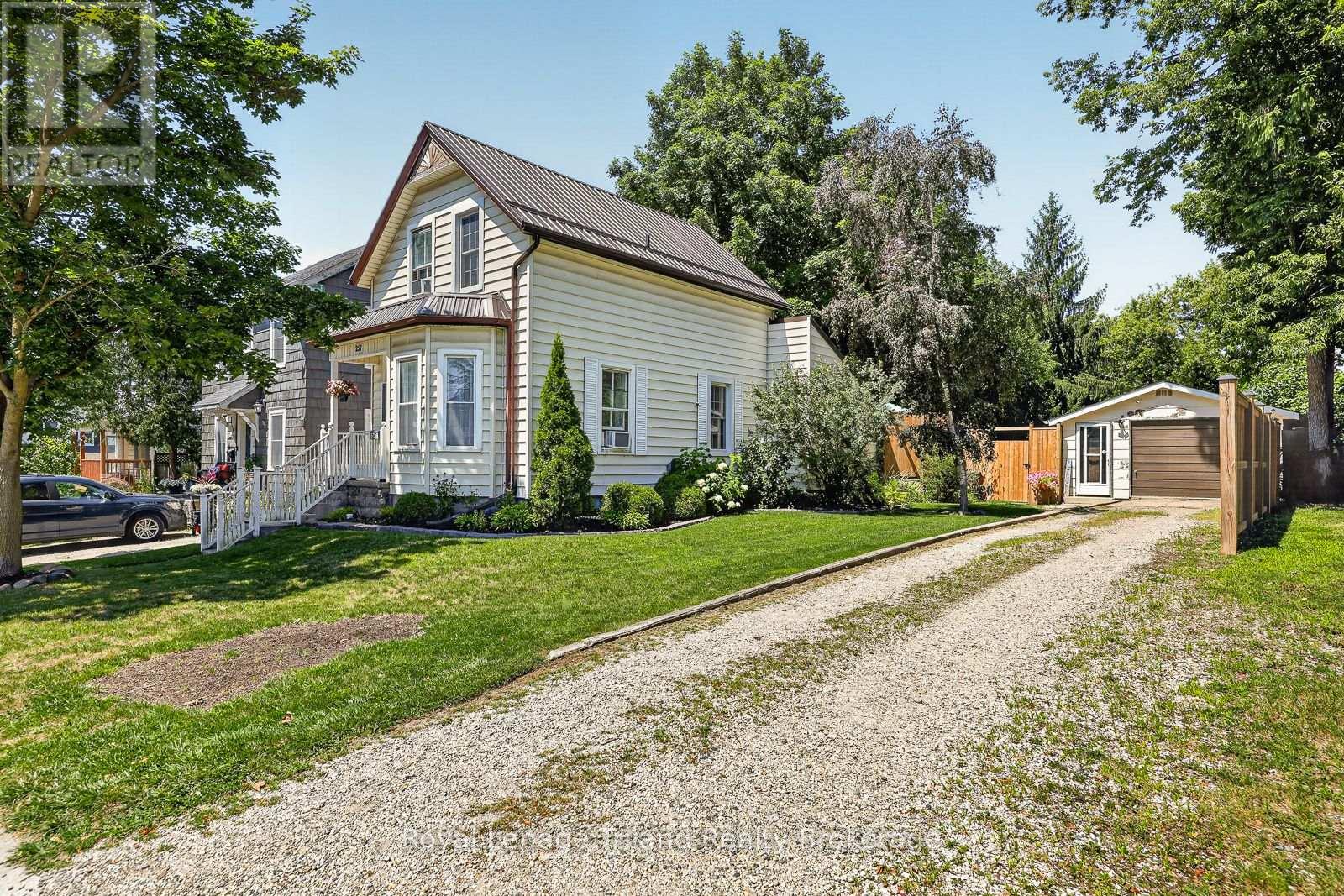 257 Hunter Street, Woodstock (Woodstock - North), Ontario  N4S 4E6 - Photo 2 - X13686712