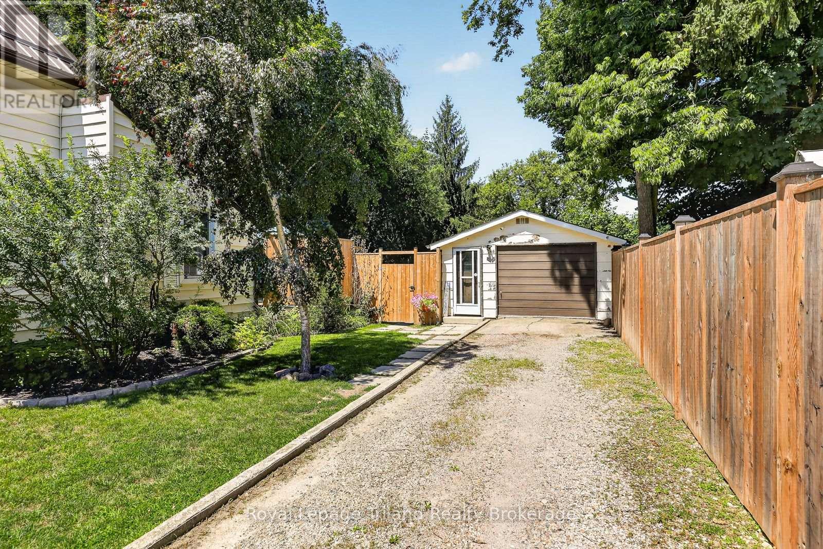 257 Hunter Street, Woodstock (Woodstock - North), Ontario  N4S 4E6 - Photo 3 - X13686712