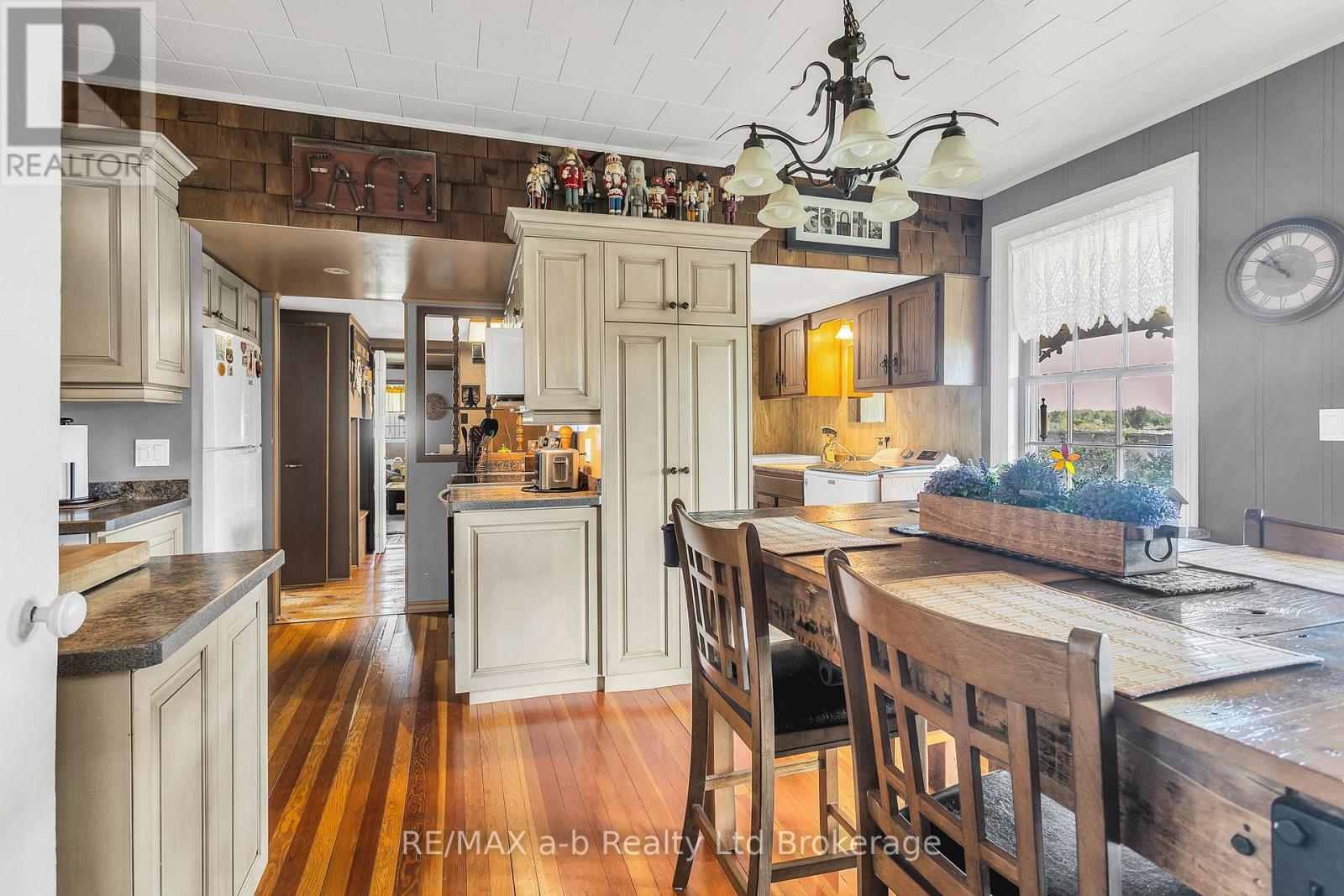 1813 Norfolk County 19 Road W, Norfolk (Vanessa), Ontario  N0E 1V0 - Photo 23 - X13687256