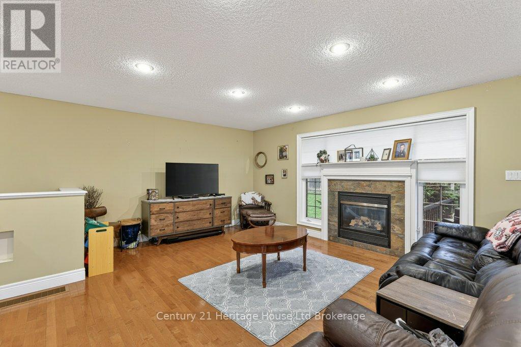 57 Wendy Calder Place, Woodstock (Woodstock - North), Ontario  N4T 1T4 - Photo 12 - X13688462