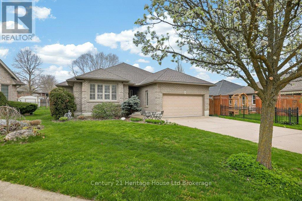 57 Wendy Calder Place, Woodstock (Woodstock - North), Ontario  N4T 1T4 - Photo 2 - X13688462