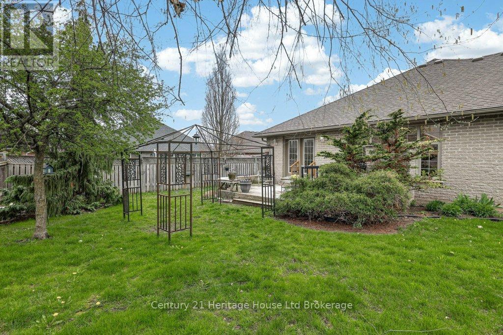 57 Wendy Calder Place, Woodstock (Woodstock - North), Ontario  N4T 1T4 - Photo 38 - X13688462