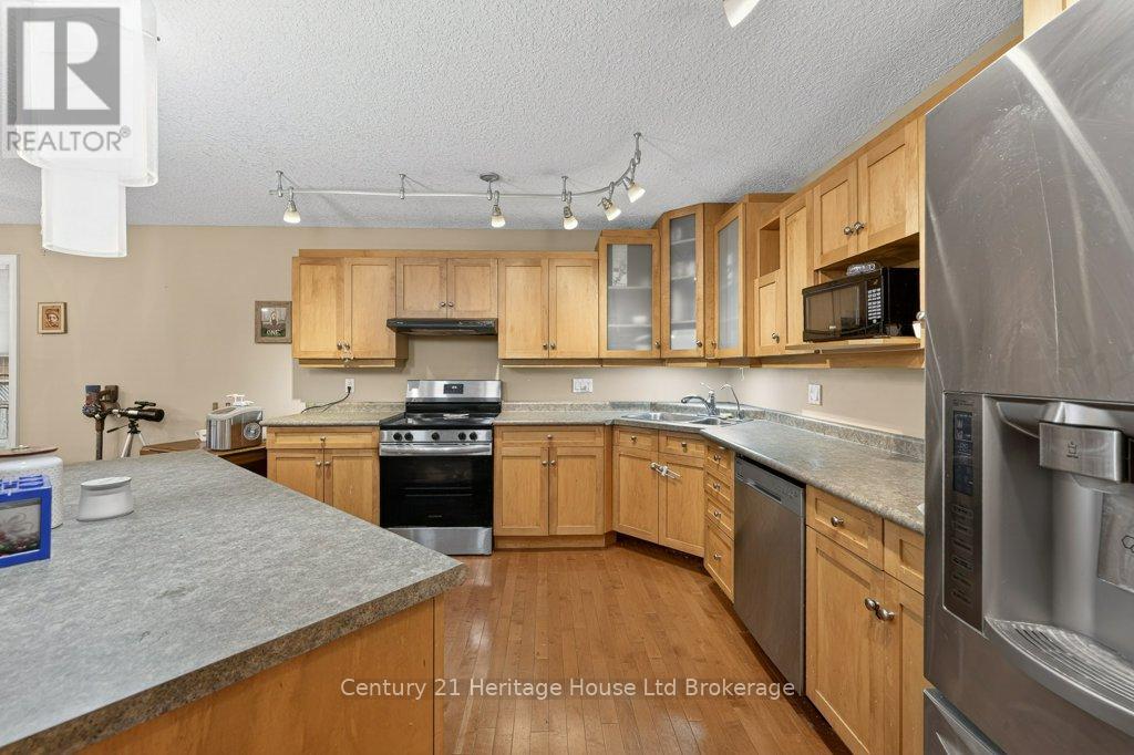 57 Wendy Calder Place, Woodstock (Woodstock - North), Ontario  N4T 1T4 - Photo 7 - X13688462