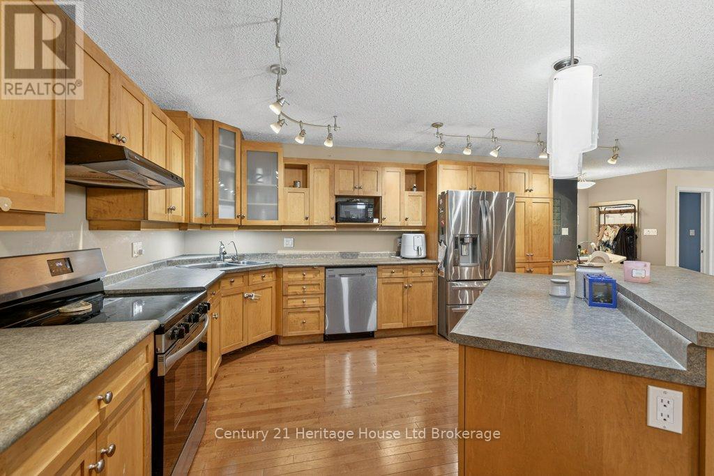 57 Wendy Calder Place, Woodstock (Woodstock - North), Ontario  N4T 1T4 - Photo 8 - X13688462