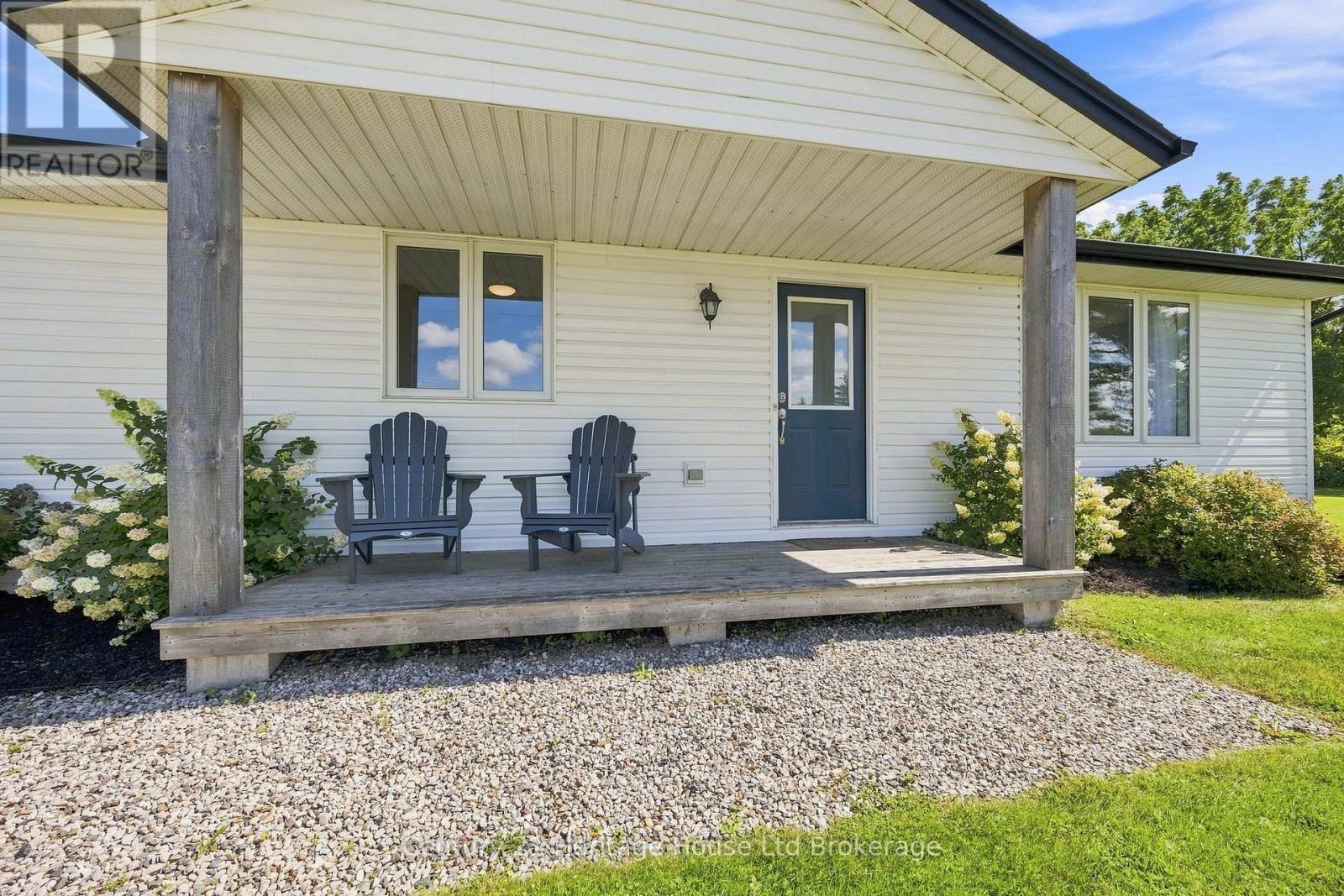 34679 Third Line, Southwold, Ontario  N0L 2G0 - Photo 2 - X13688828