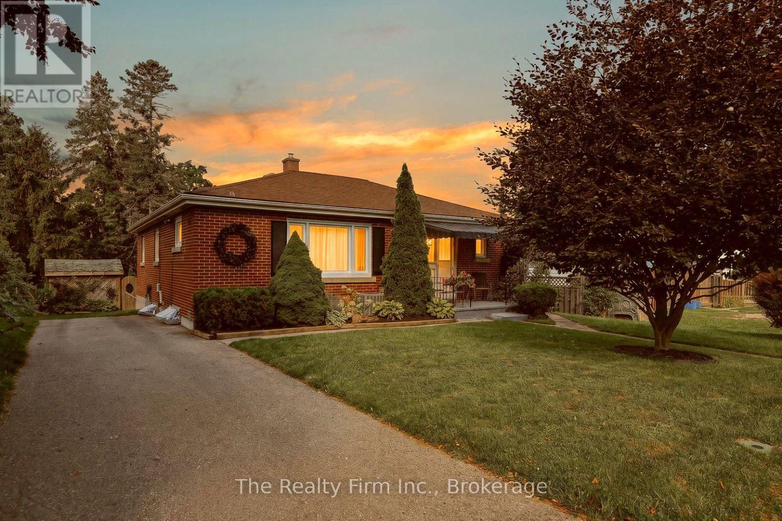 14 East Park Drive, Woodstock (Woodstock - South), Ontario  N4S 3M8 - Photo 2 - X13690274