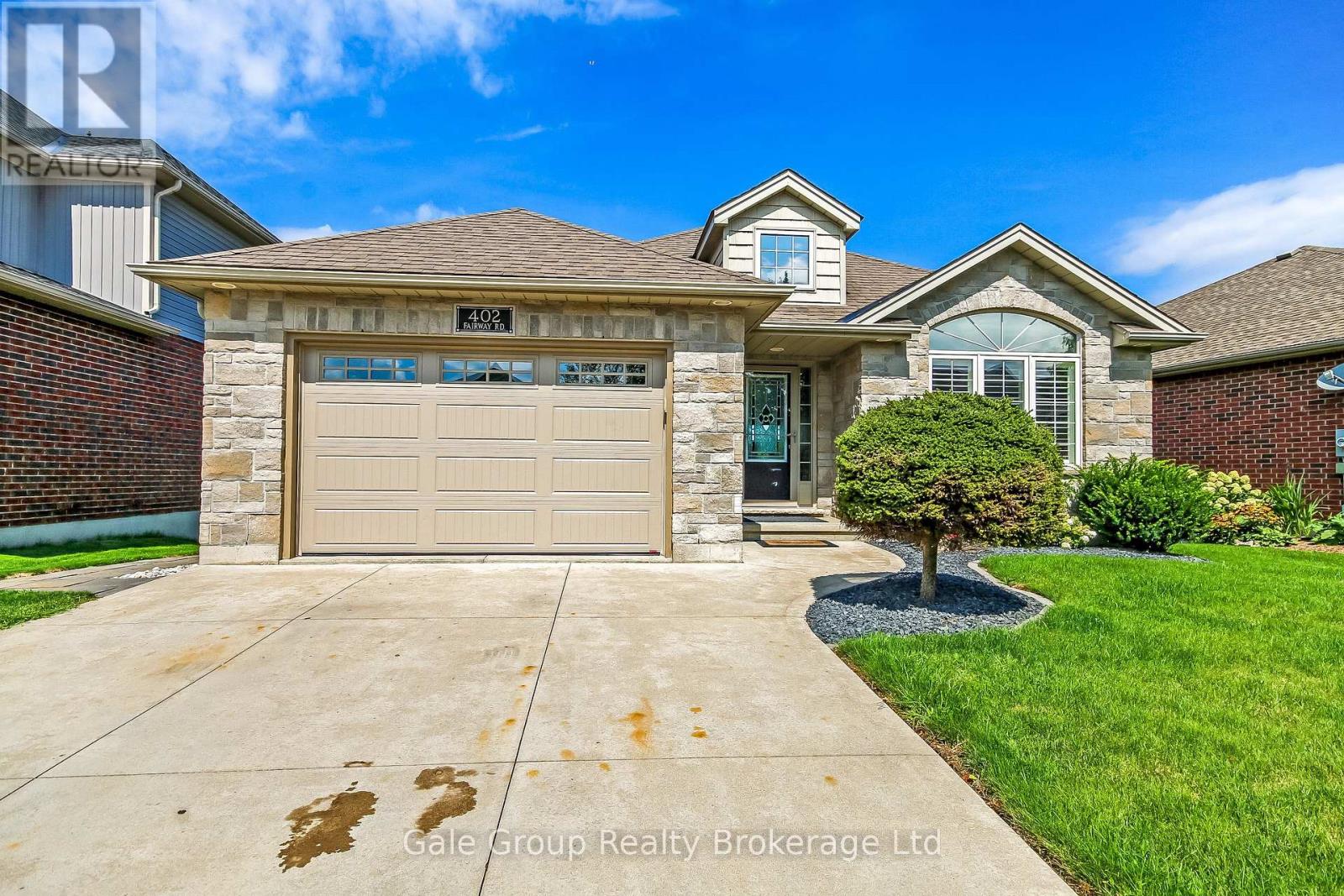 402 Fairway Road, Woodstock (Woodstock - North), Ontario  N4T 0E1 - Photo 2 - X13690698