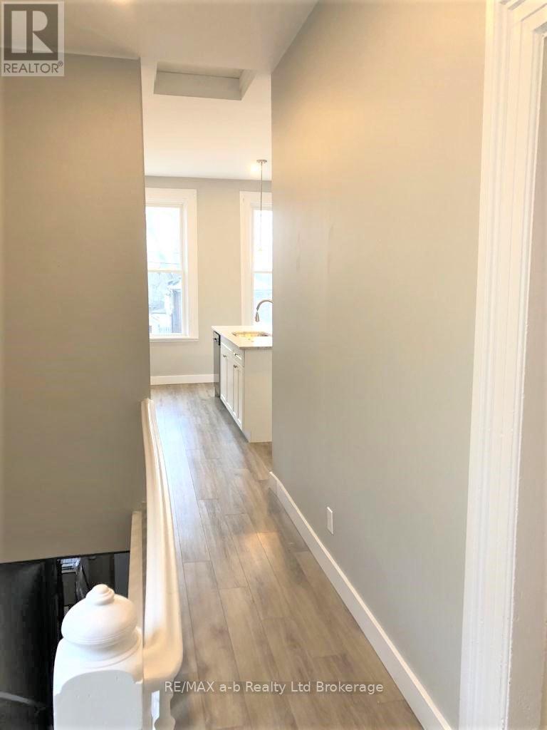 2 - 44 Stanley Street, London South (South F), Ontario  N6C 1B1 - Photo 3 - X13692670